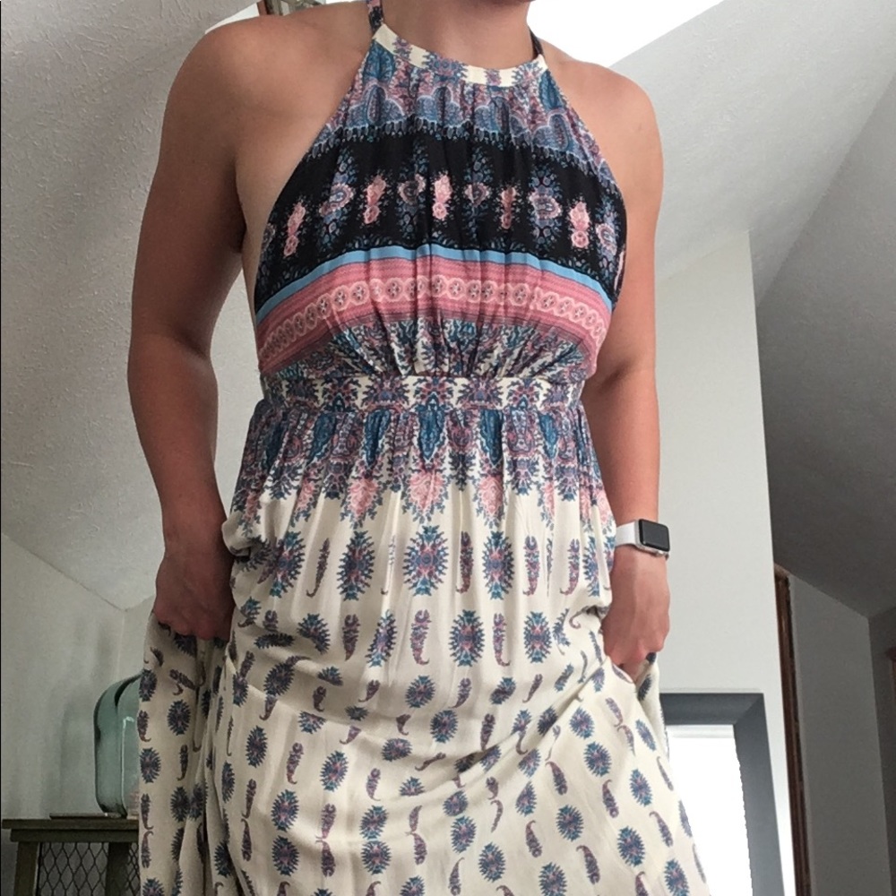 Lulu’s Patterned Maxi Dress - Picture 2 of 3